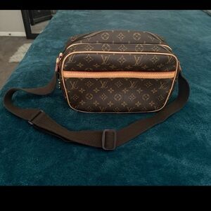 Louis Vuitton Reporter bag GM. Brown monogrammed canvas leather.